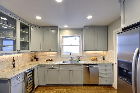 Custom kitchen cabinets and remodeling provided by Rose City Construction Rose City Construction Pasadena (626)255-0334