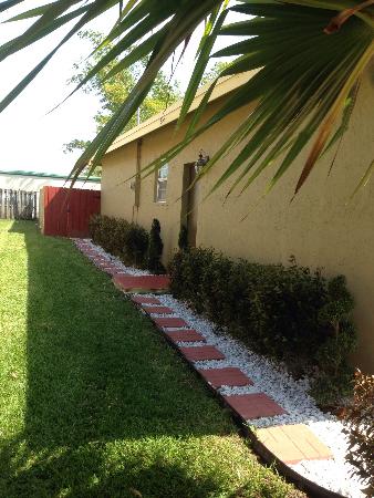 Neat Cut Lawn Service Inc. - Miami, FL 33169 - (786)295-4486 | ShowMeLocal.com